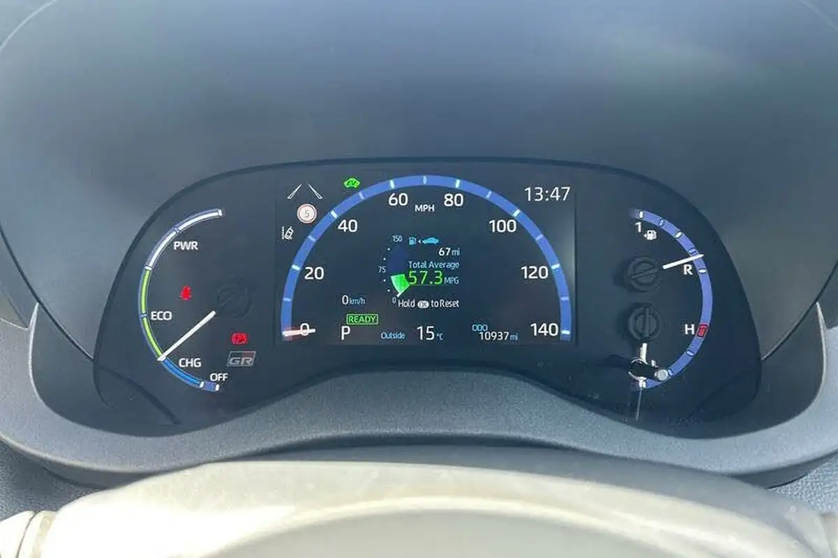 2023-toyota-yaris-cross-15-vvt-i-gr-sport-big-12