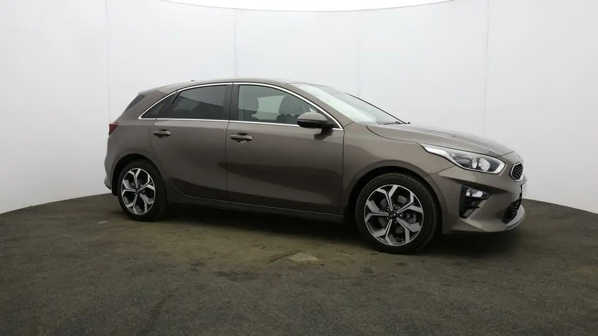 2021-kia-ceed-15-t-gdi-3-hatchback-big-41