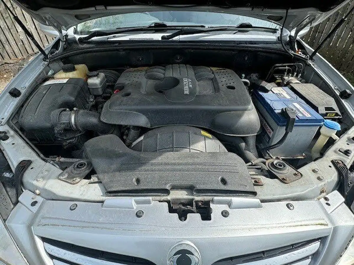 2010-ssangyong-kyron-big-9