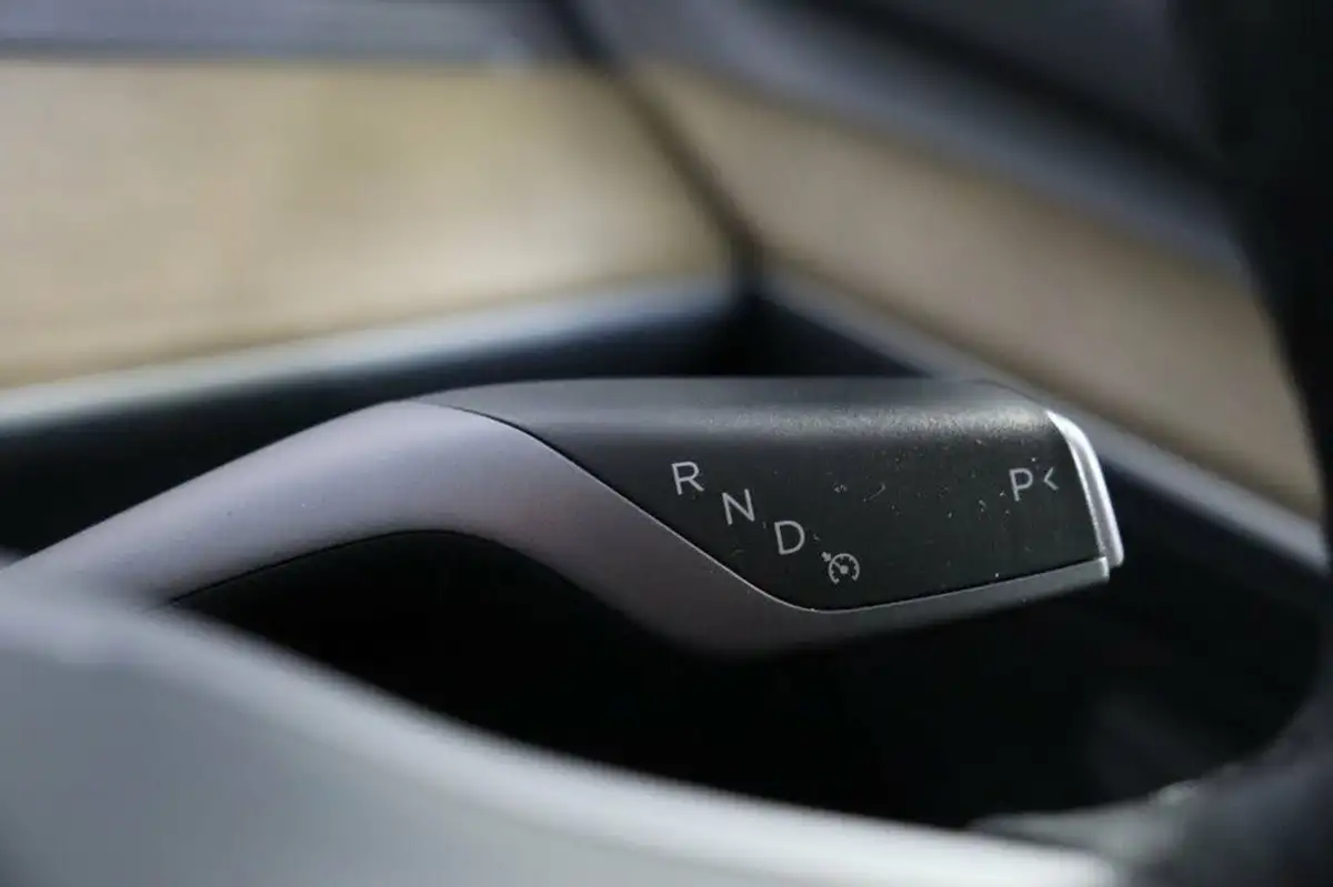 2021-tesla-model-3-e-long-range-awd-big-29