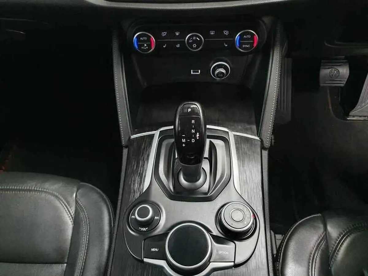 2018-alfa-romeo-stelvio-22td-super-177bhp-awd-big-18