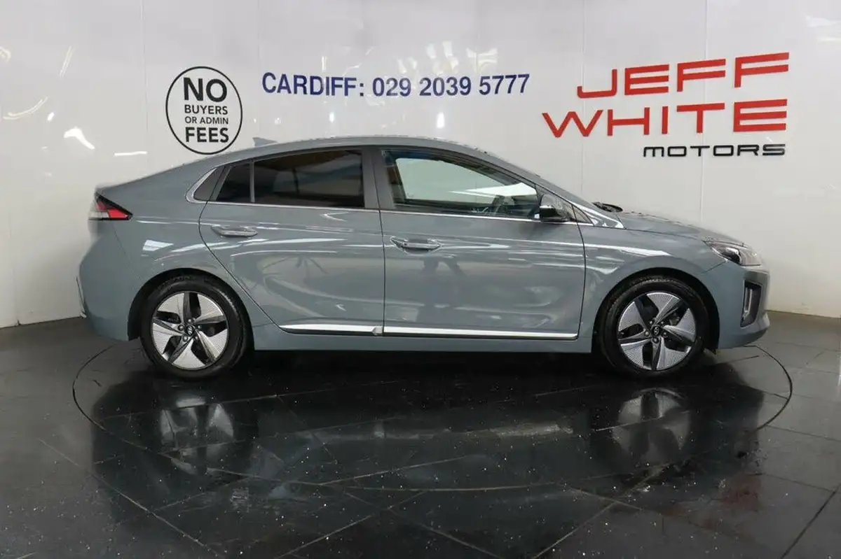 2022-hyundai-ioniq-16-gdi-premium-se-hybrid-big-5