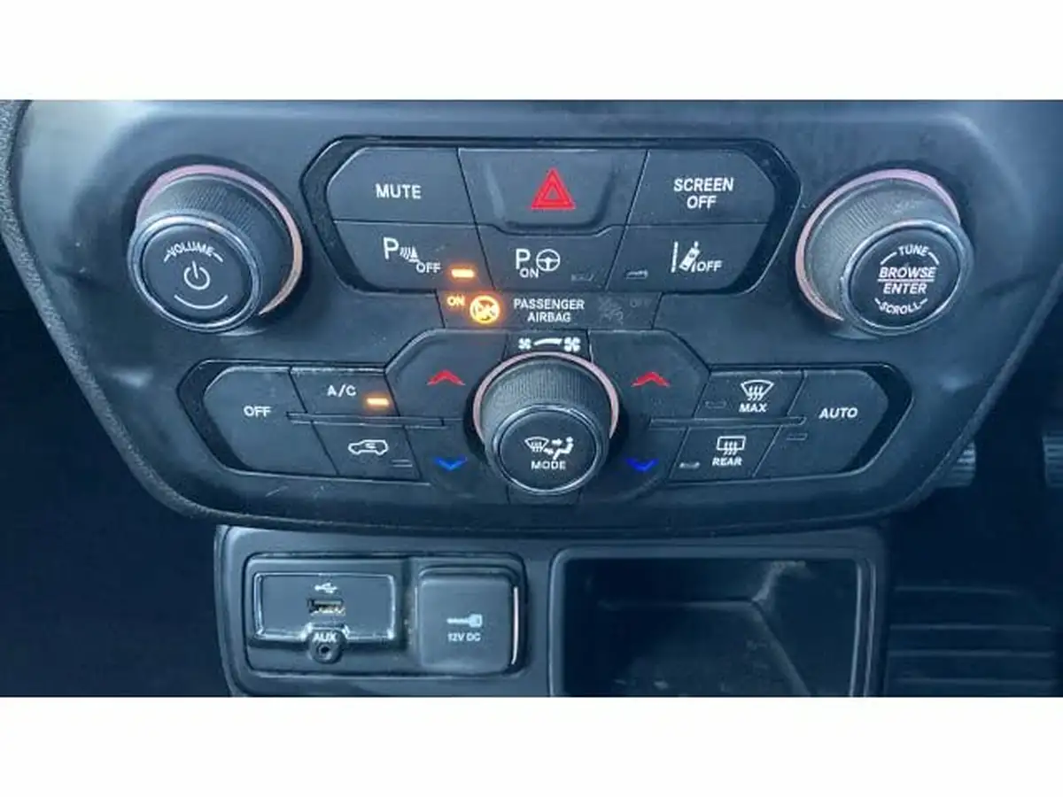 2021-jeep-renegade-10-gse-80th-anniversary-big-20