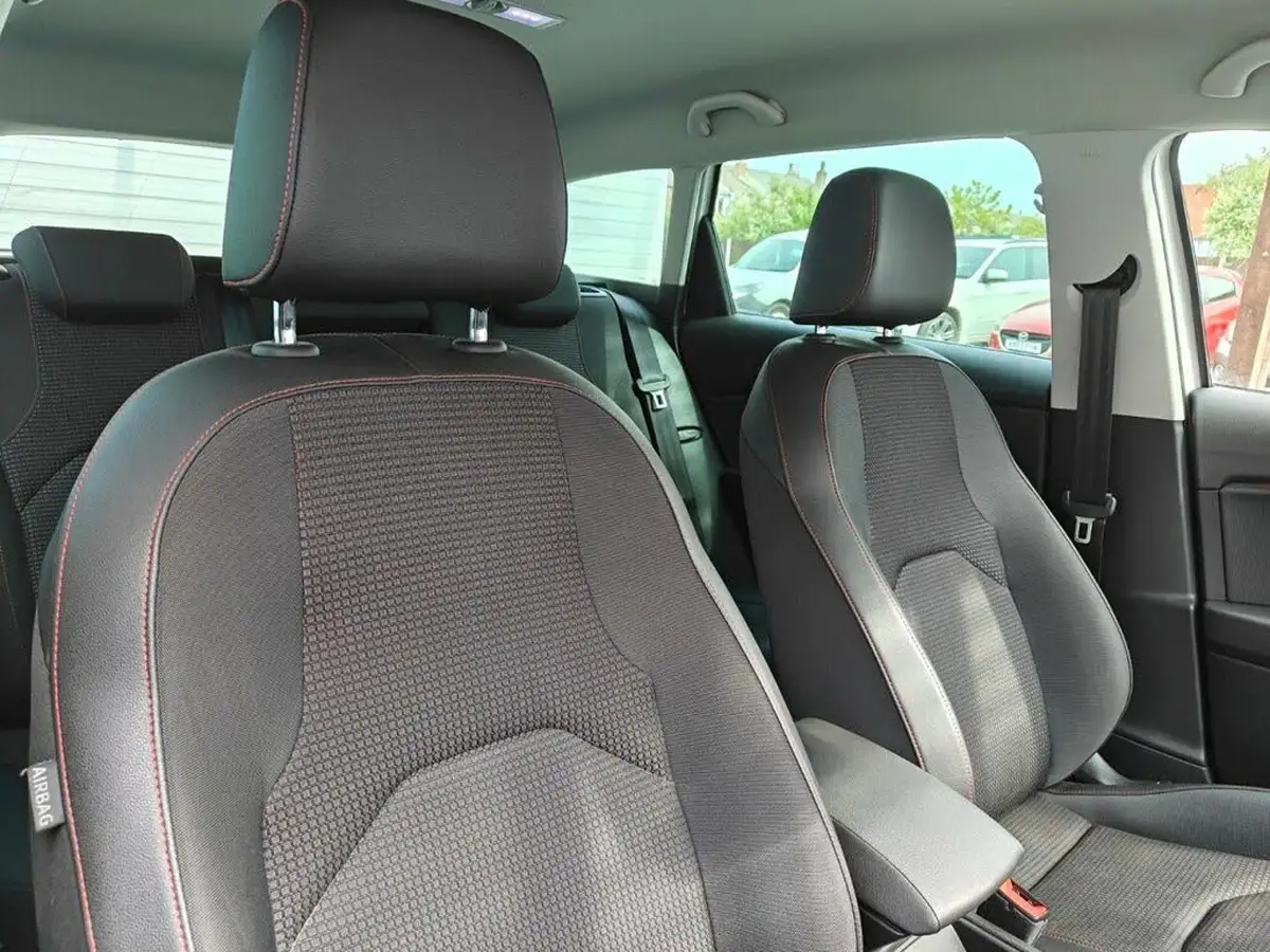 2018-seat-leon-14-tsi-fr-technology-estate-5d-big-32