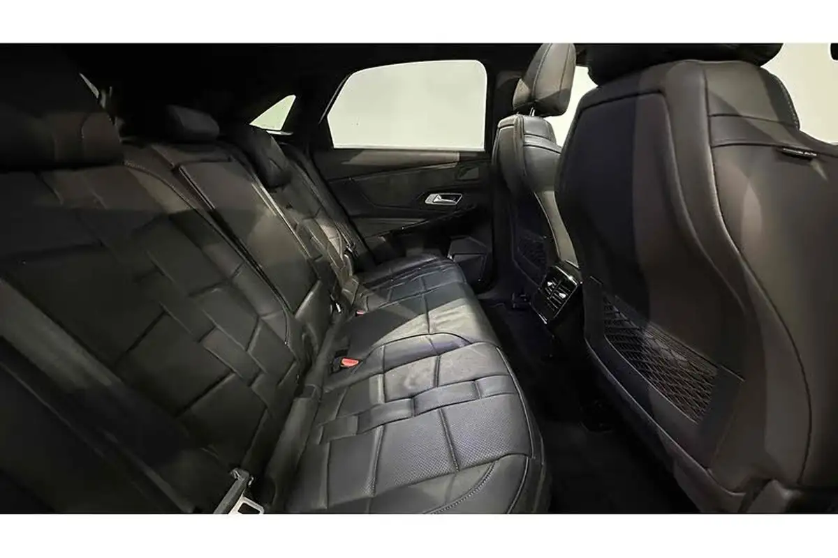 2020-ds-ds-7-crossback-e-tense-ultra-prestige-300ps-4x4-big-21