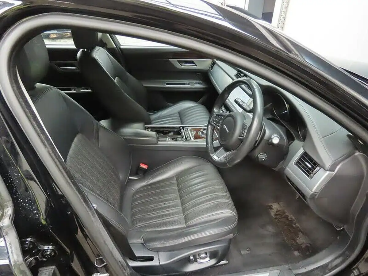 2019-jaguar-xf-20i-portfolio-249ps-ss-sportbrake-5d-big-4