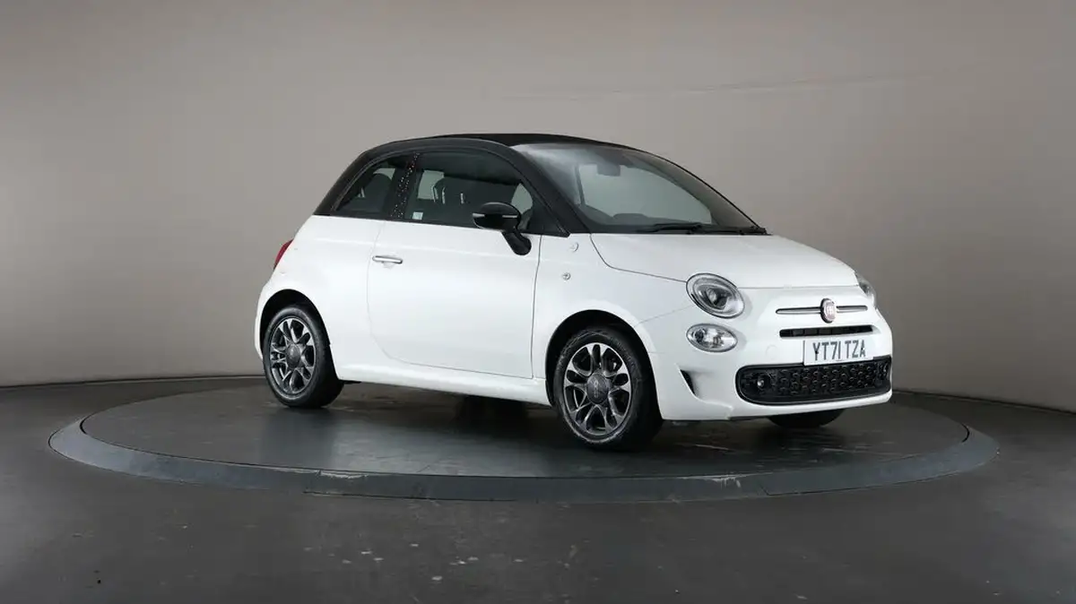 2021-fiat-500c-10-hey-google-big-44