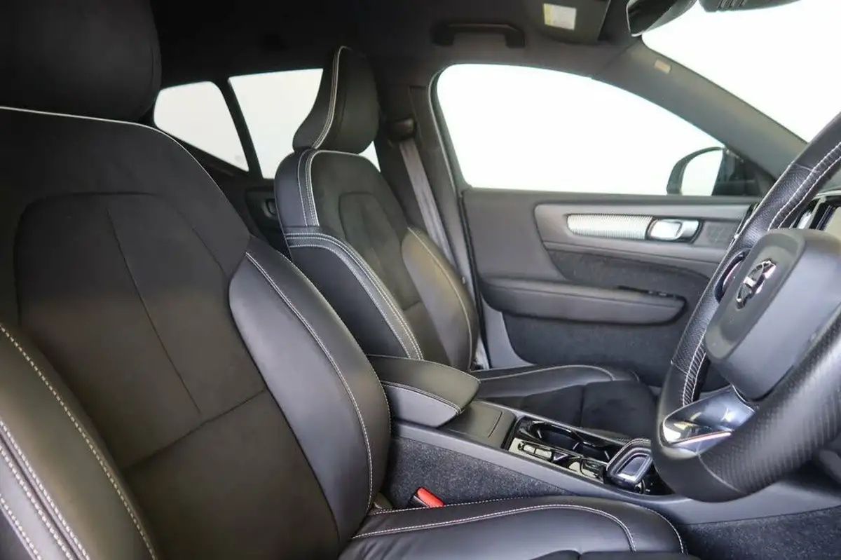 2021-volvo-xc40-20-b4-r-design-197bhp-geartronic-big-9