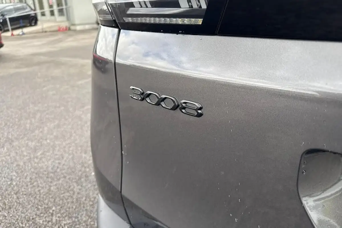 2022-peugeot-3008-suv-12-puretech-gt-premium-big-32