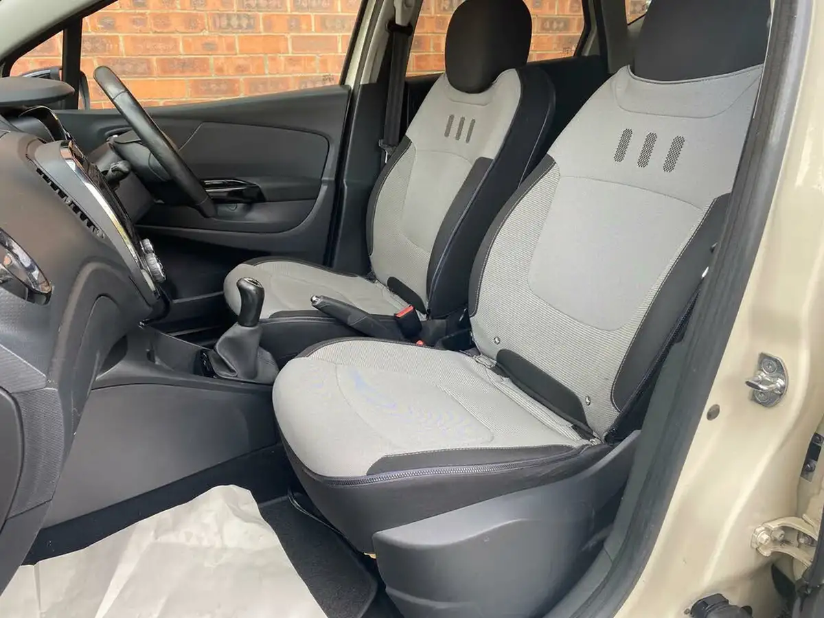 2014-renault-captur-15dci-dynamique-s-90bhp-ss-big-29
