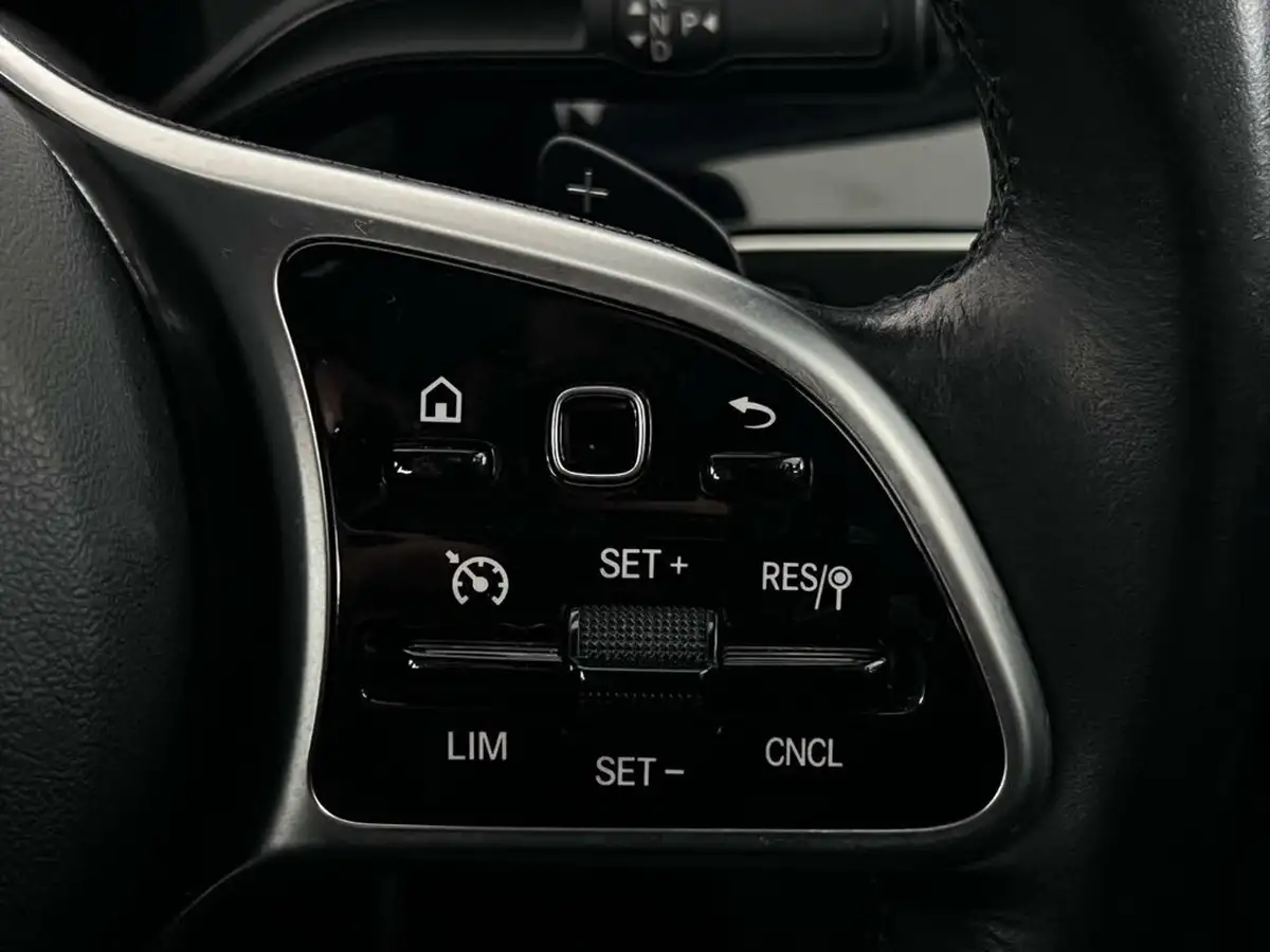 2021-mercedes-benz-a-class-13-a180-se-7g-dct-big-19