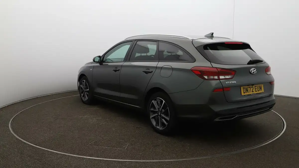 2022-hyundai-i30-10-t-gdi-premium-tourer-big-52
