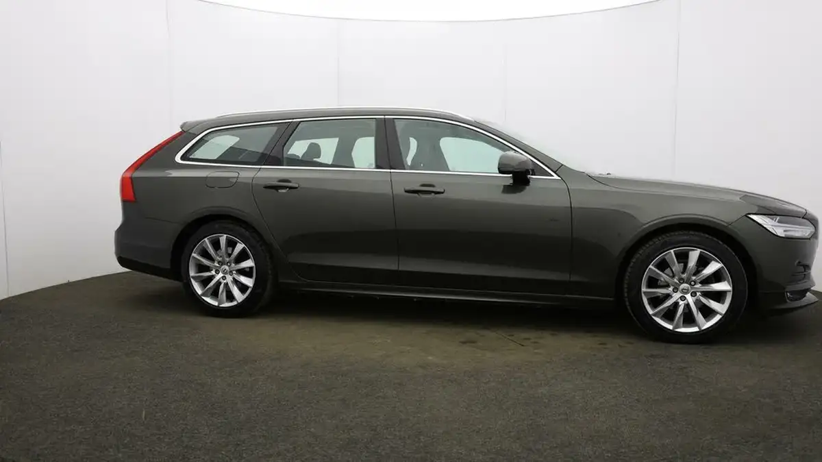 2020-volvo-v90-20-t4-momentum-plus-big-41