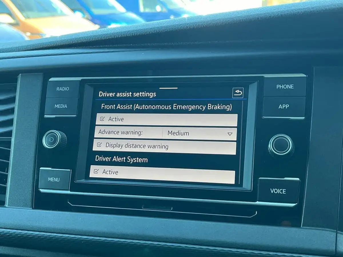 2024-volkswagen-transporter-big-18