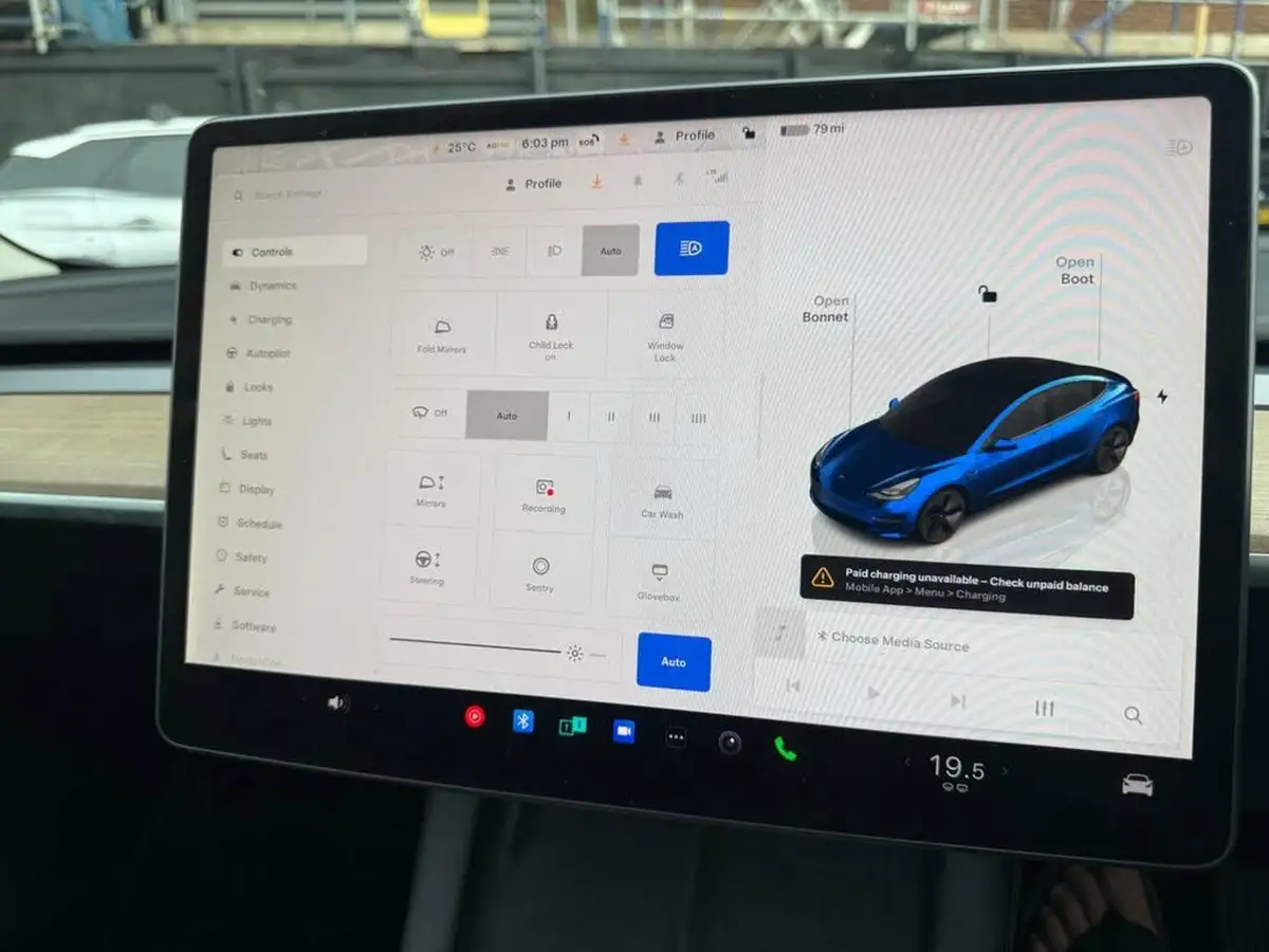 2022-tesla-model-3-e-long-range-big-37