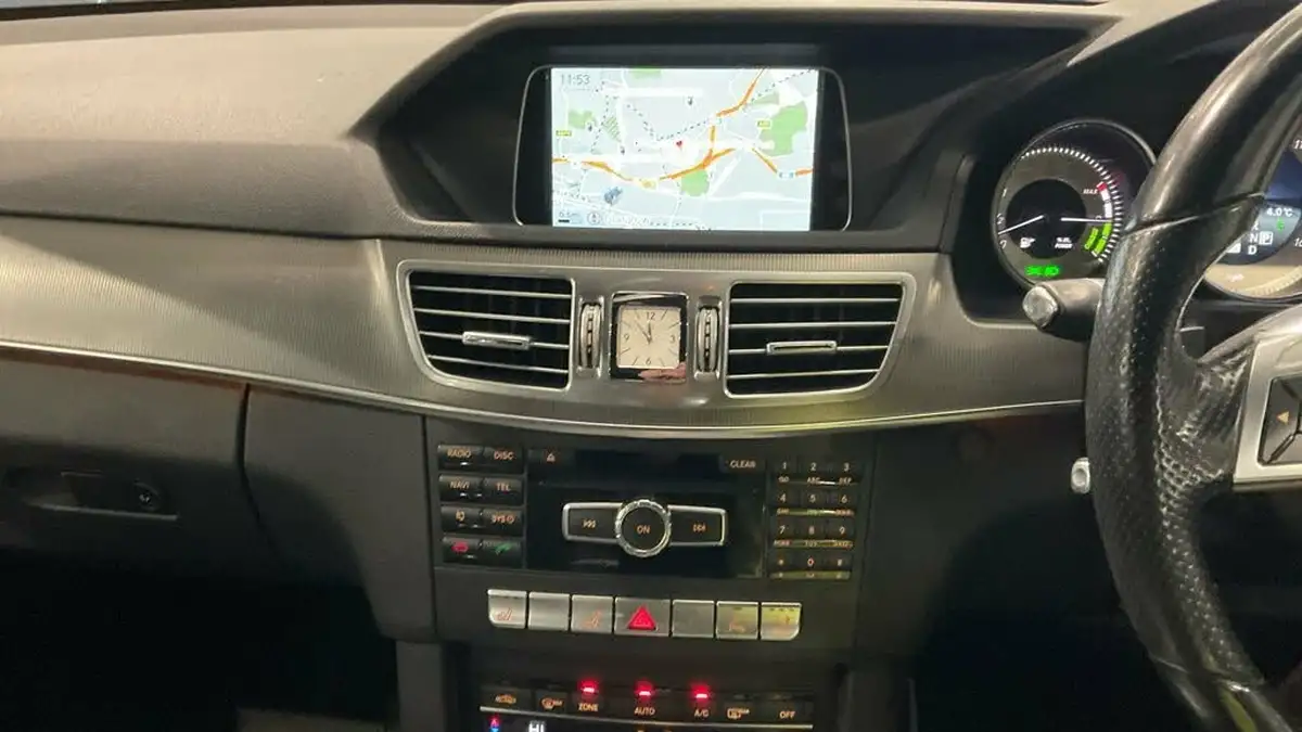 2014-mercedes-benz-e-class-21td-e300-amg-sport-estate-5d-big-16