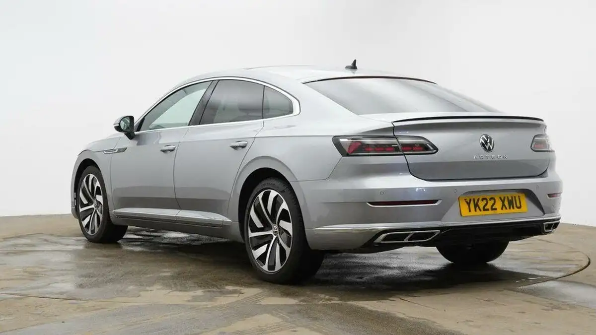 2022-volkswagen-arteon-20-tsi-r-line-fastback-big-2