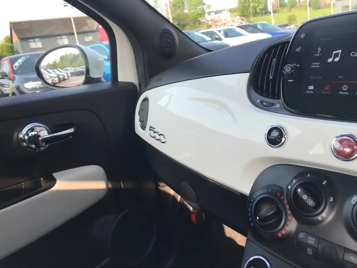 2022-fiat-500-10-dolcevita-big-22