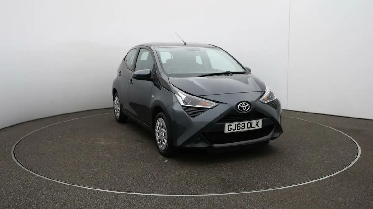 2018-toyota-aygo-10-vvt-i-x-play-71bhp-5d-big-33