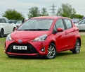 2017-toyota-yaris-15-vvt-i-icon-navi-hybrid-small-7