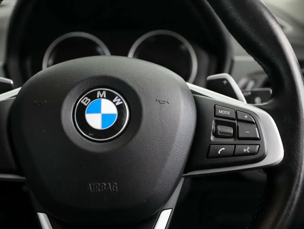 2022-bmw-x1-20-xdrive20i-xline-big-45
