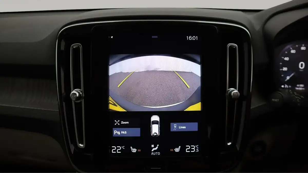 2020-volvo-xc40-20-b4-inscription-pro-big-23