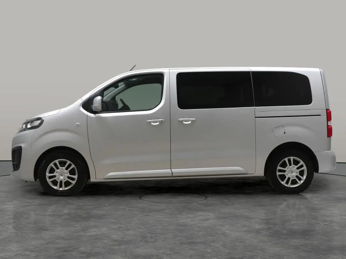 2019-citroen-spacetourer-15bluehdi-business-m-big-11