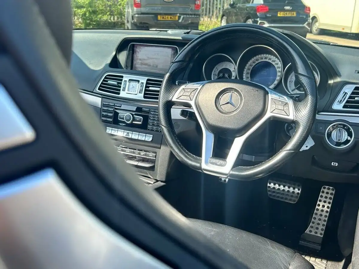 2015-mercedes-benz-e-class-21td-e220-amg-line-175bhp-cabriolet-2d-big-11