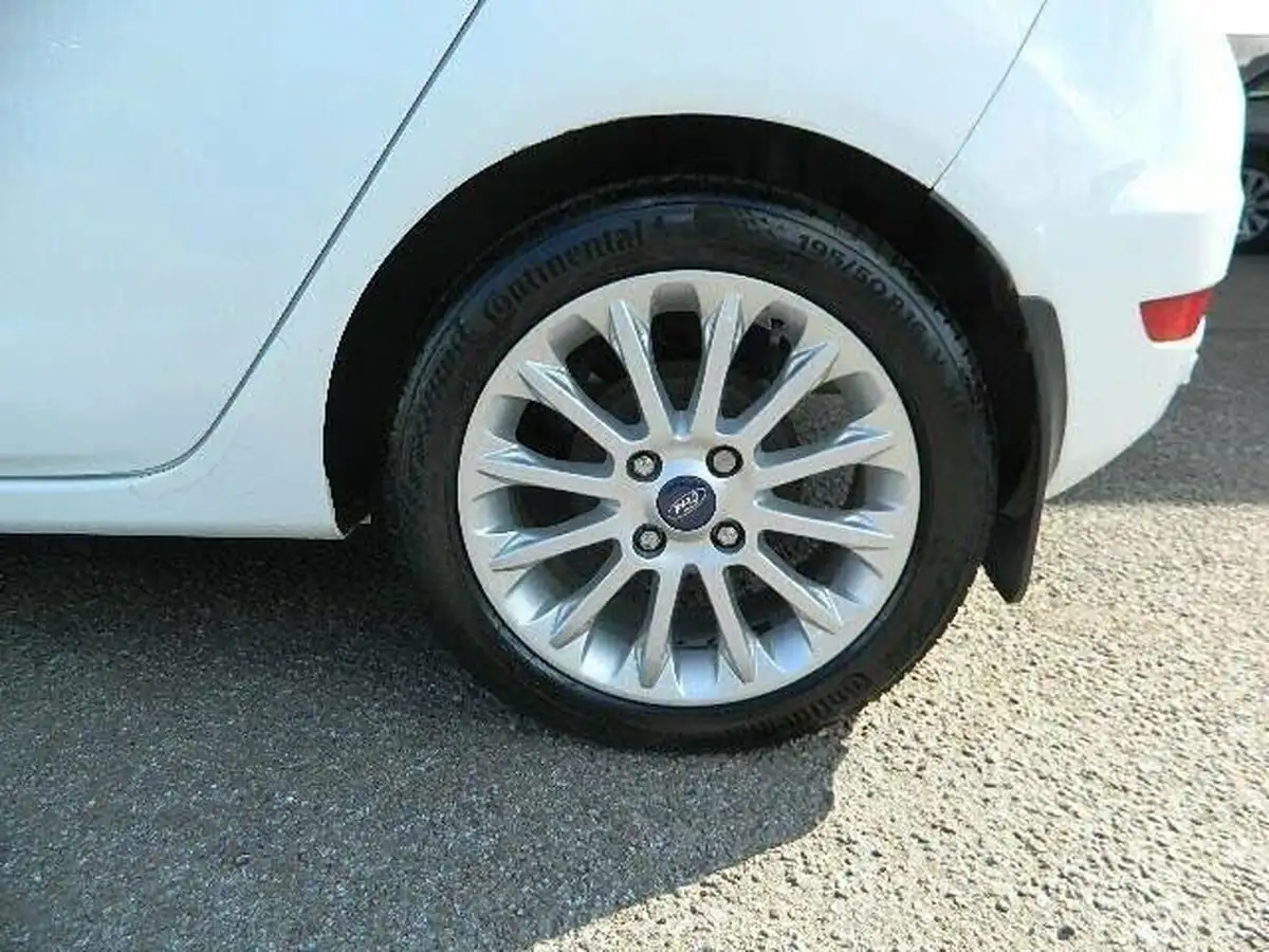 2015-ford-fiesta-10-titanium-x-100ps-ss-5d-big-20