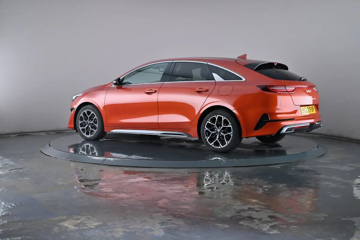 2022-kia-pro-ceed-15-t-gdi-gt-line-big-19