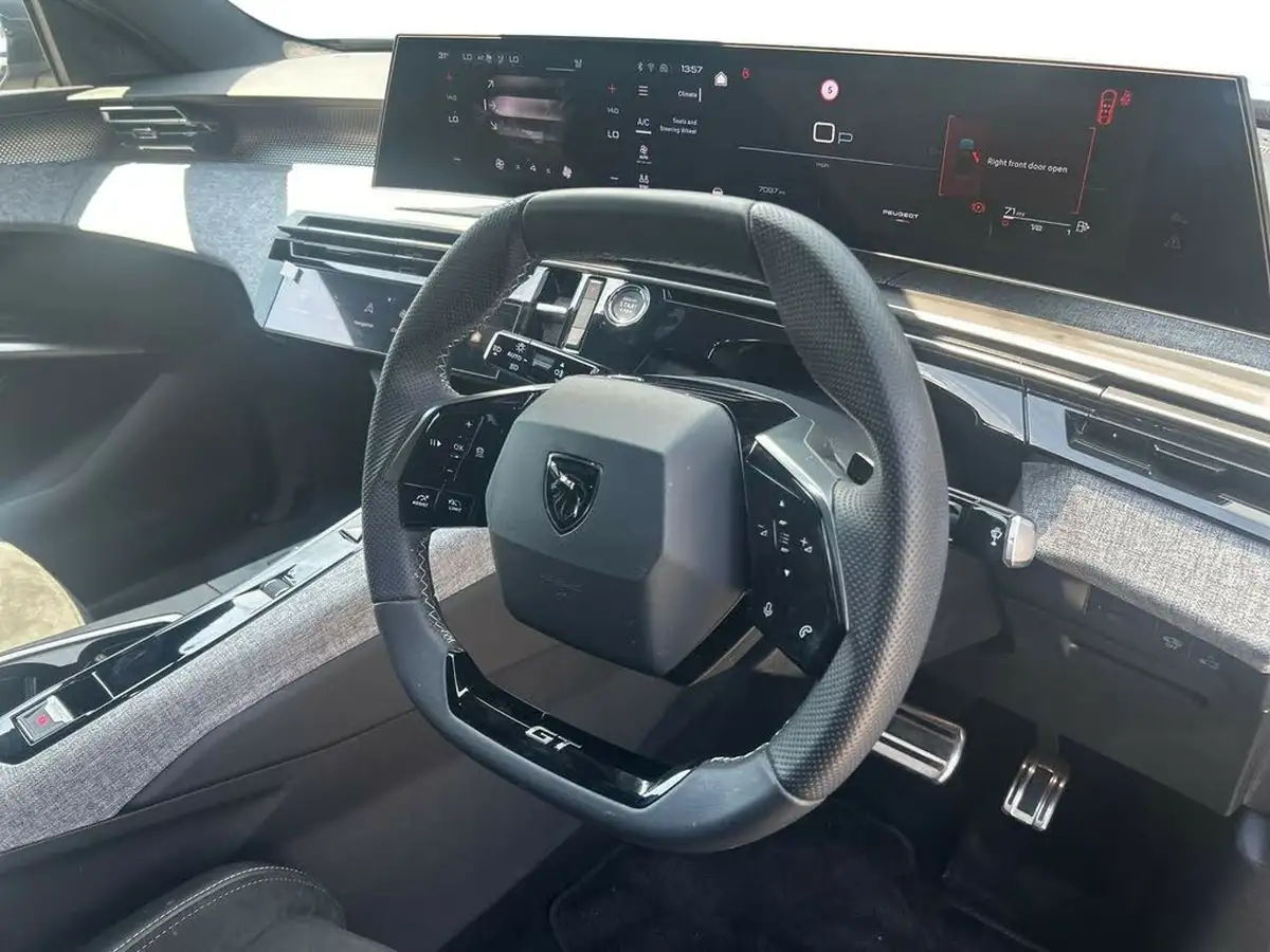 2024-peugeot-3008-suv-12-puretech-gt-136ps-hybrid-e-dsc6-big-7