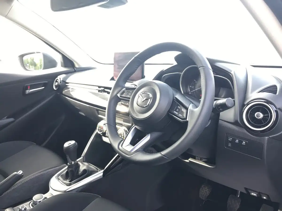2024-mazda-mazda2-15-e-skyactiv-g-exclusive-line-big-2