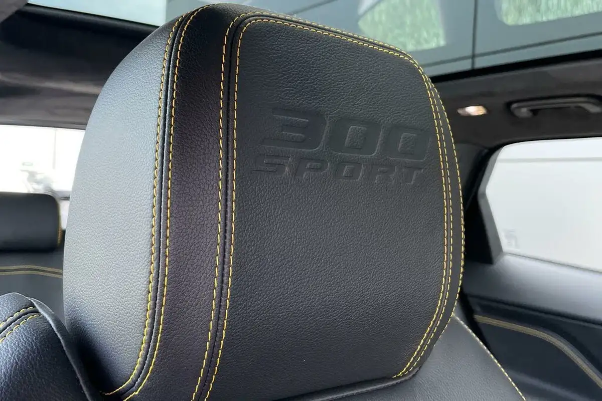 2019-jaguar-f-pace-30td-300-sport-big-19