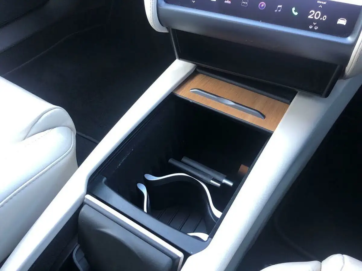 2020-tesla-model-s-e-long-range-big-16