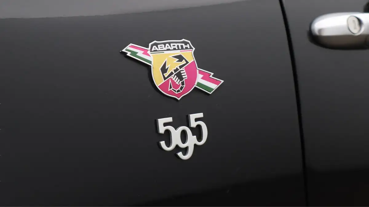 2017-abarth-595-14-tjet-trofeo-big-23