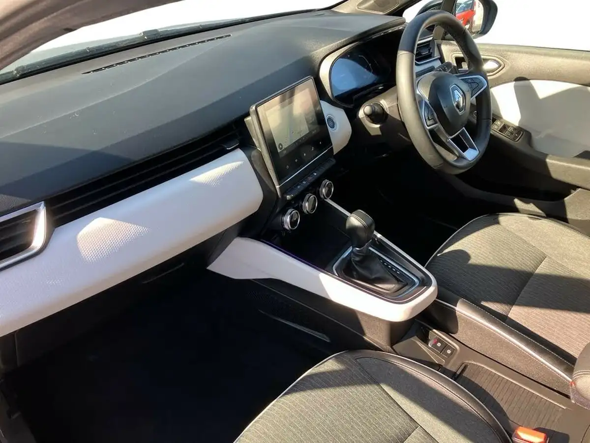 2022-renault-clio-16-techno-big-5