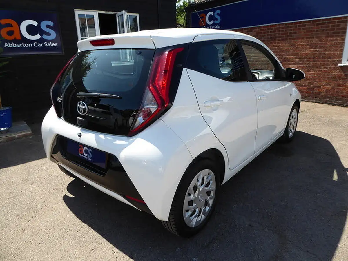 2019-toyota-aygo-10-vvt-i-x-play-big-4