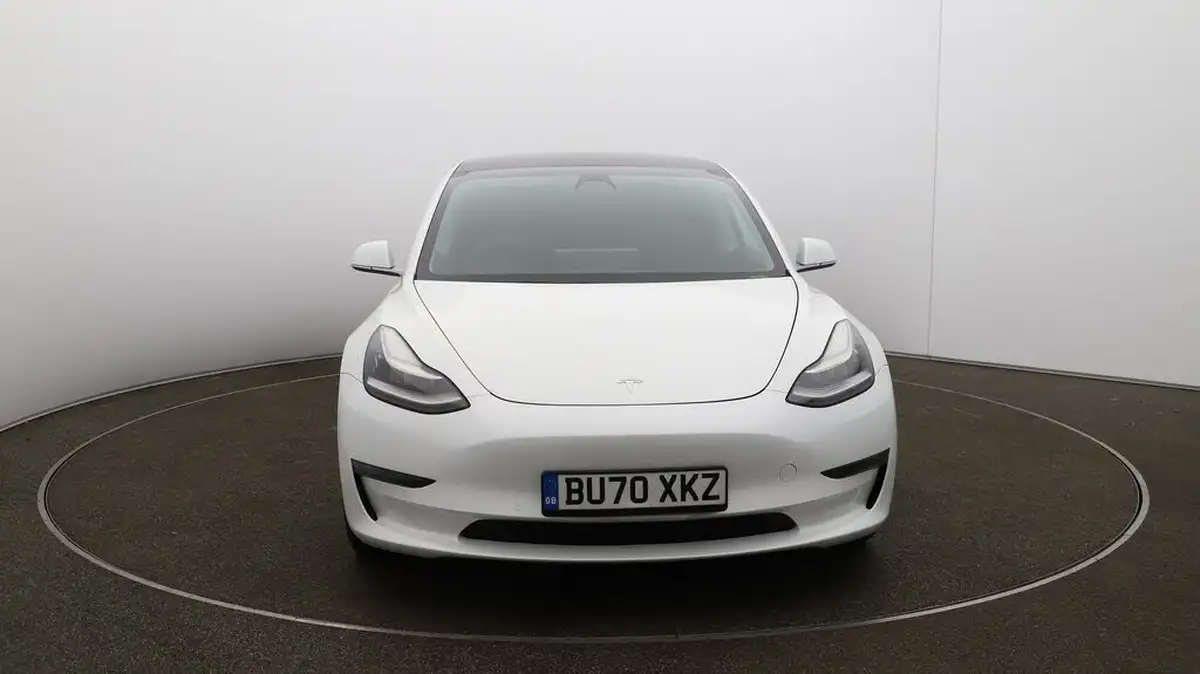 2020-tesla-model-3-e-long-range-big-30