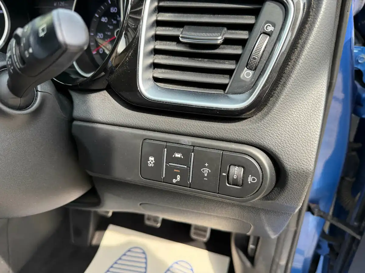 2018-kia-ceed-14-t-gdi-first-edition-hatchback-big-40