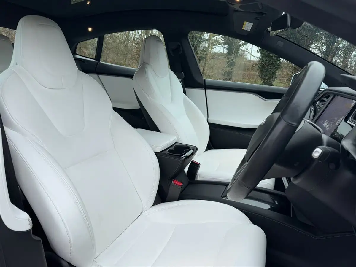 2019-tesla-model-s-e-long-range-big-7