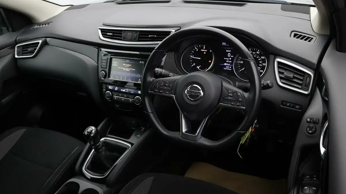 2019-nissan-qashqai-15dci-acenta-premium-heat-pack-big-8