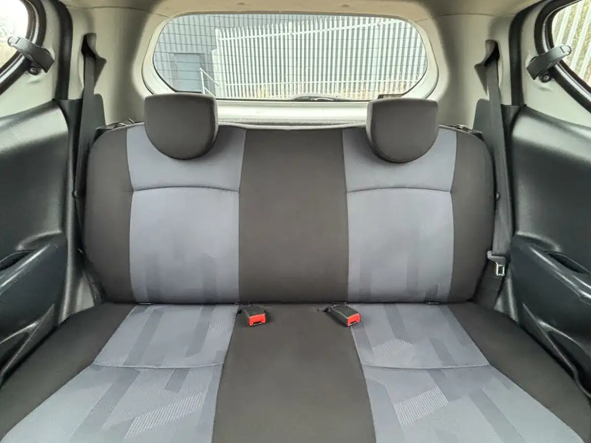2014-suzuki-alto-10-sz-big-32