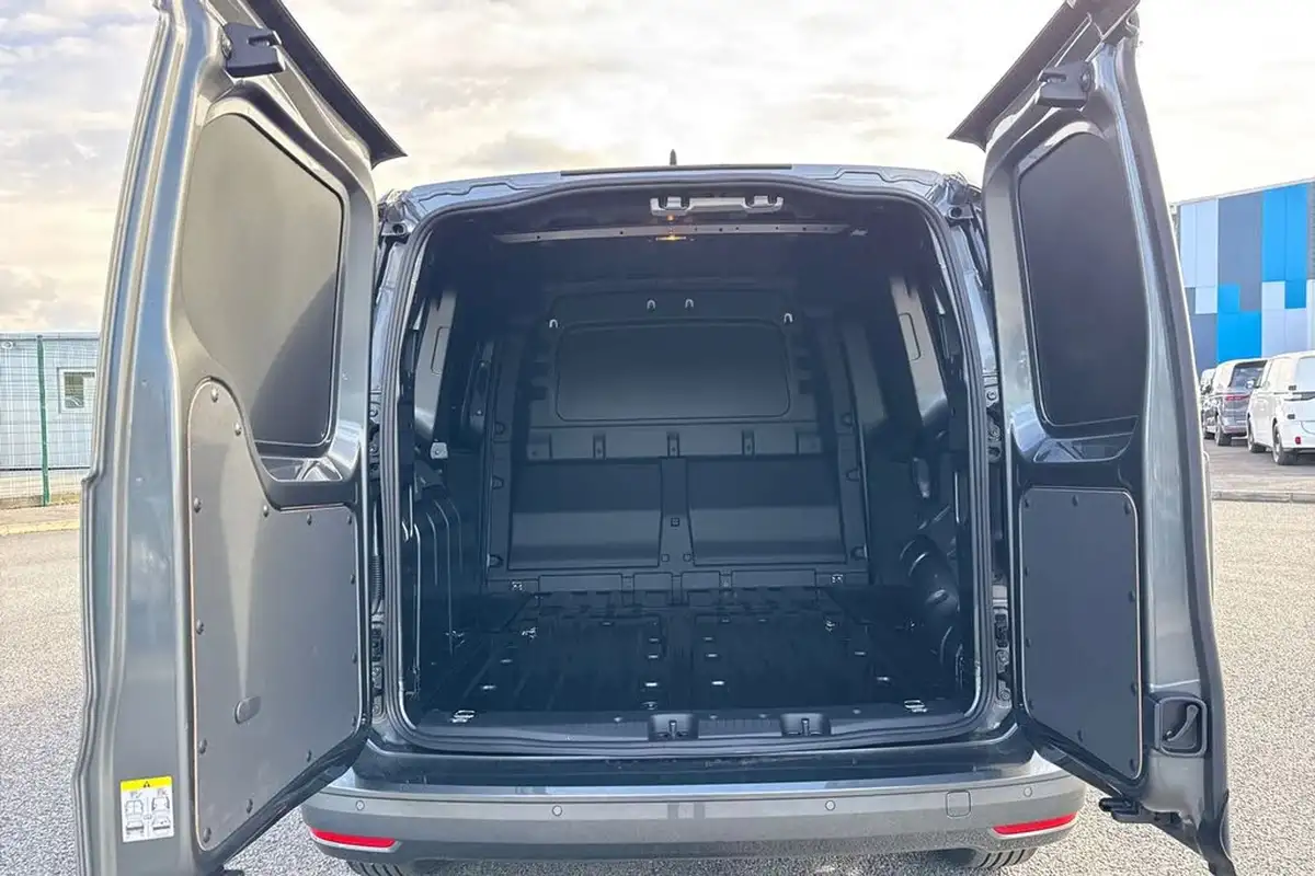 2024-volkswagen-caddy-20tdi-c20-cargo-commerce-pro-122pseu6d-dsg-big-6