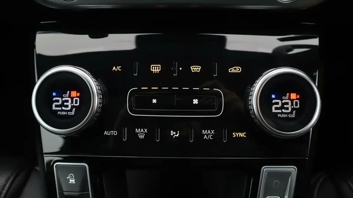 2021-jaguar-i-pace-ev400-black-big-12