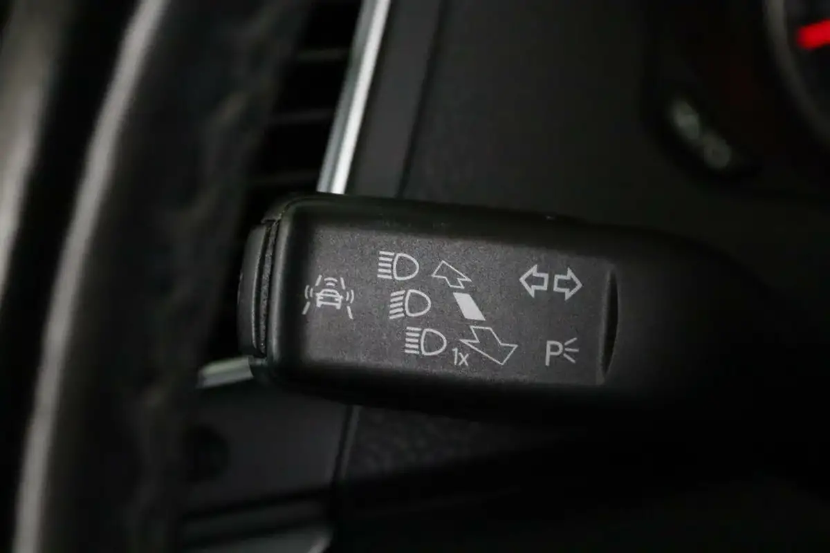 2019-volkswagen-sharan-14-tsi-se-dsg-big-21