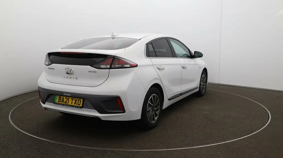 2021-hyundai-ioniq-e-premium-se-electric-100kw-big-47