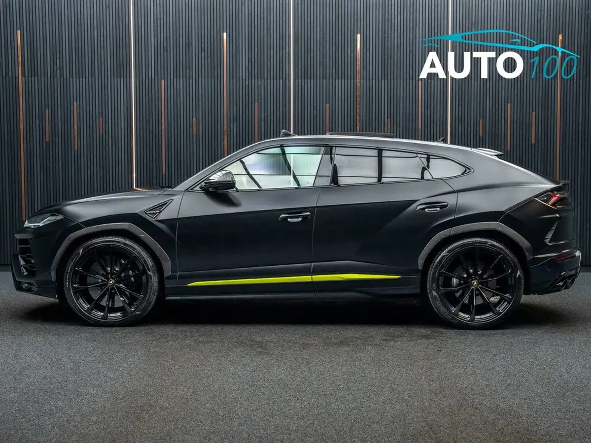 2022-lamborghini-urus-40-no-trim-big-17