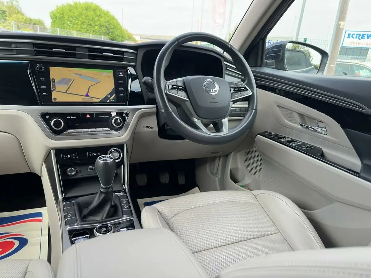 2020-kgm-ssangyong-korando-15-ultimate-big-28