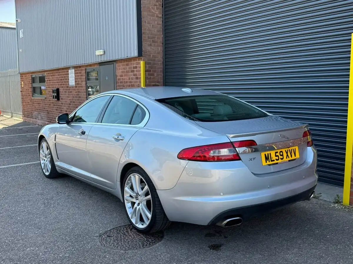 2009-jaguar-xf-30td-s-premium-luxury-big-7