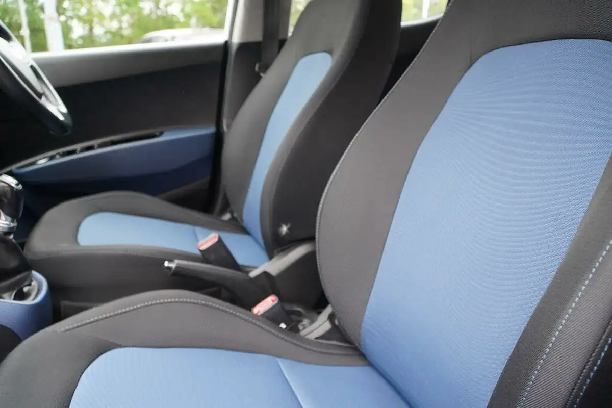 2014-hyundai-i10-10-premium-big-48